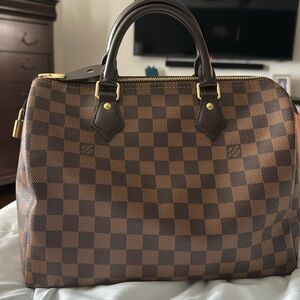 LV Speedy 30 like new condition authentic